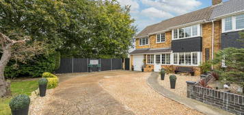 4 bedroom semi-detached house for sale