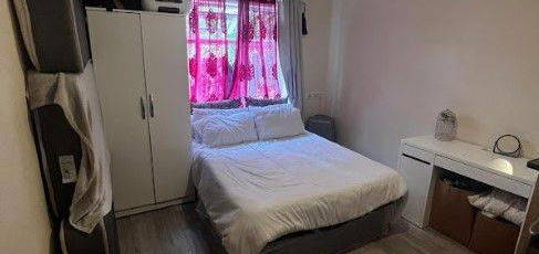 Studio to rent in Elms Road, Harrow HA3