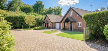 Detached house for sale in Ilex Close, Sonning Common, South Oxfordshire RG4