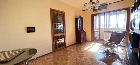 Piso en venta en Adelfas