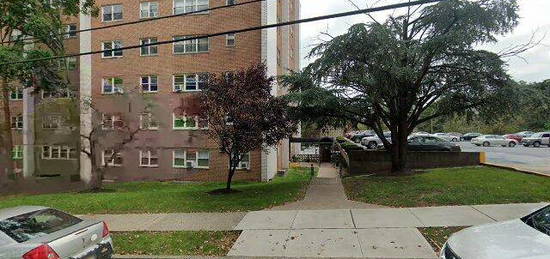 39 E 39th St Apt 4O, Paterson, NJ 07514