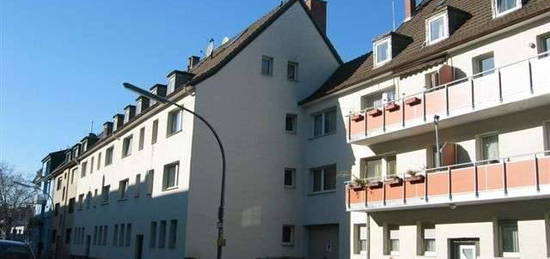 Wohnung in einem ruhigen 8-Parteienhaus mit Balkon