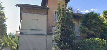 Villa all'asta in via Al Poggio, 1 a