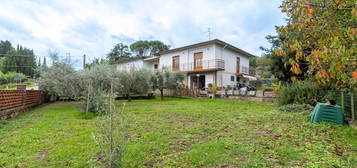 Villa bifamiliare, buono stato, 220 m², L'Apparita Monte Pilli, Bagno a Ripoli