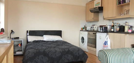 Studio to rent in Stroud Green Road, 2Dq N4