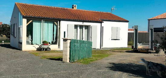 Maison 85m2 + grange/garage 80m2 sur terrain 700m2 à 28kms de LR