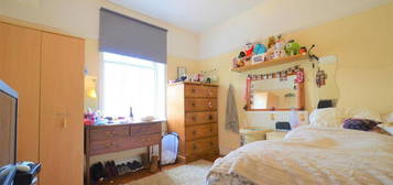 3 bedroom flat to rent