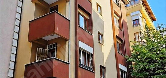 Remax Planet'ten Altıntepe'de Merkezi Konumda 3+1 3 balkonlu