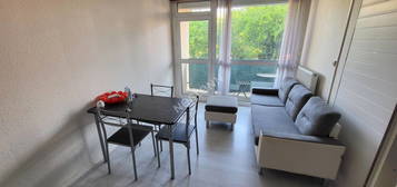 Appartement Toulouse T1bis meublé de 25m² avec balcon, place de parking