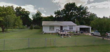 611 E  4th St, Weleetka, OK 74880