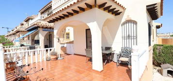 Chalet pareado en venta en Lomas de Cabo Roig-Los Dolses