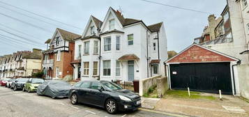 2 bedroom ground floor flat for sale