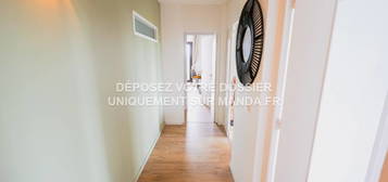 Location appartement 4 pièces 10 m²