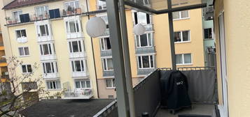 Möblierte Wohnung mit Einbauküche und Balkon