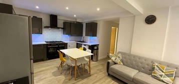 6 bed shared accommodation to rent