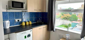 Studio to rent in Phoenix Street, West Bromwich B70