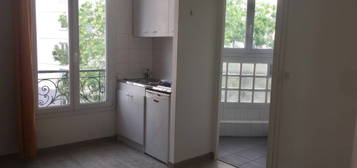 11 Rue Jacquier - Studio -14.10 m2 -594 EUR CC