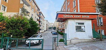 BEYLİKDÜZÜ YAKUPLU'da METROBÜSE 2'dk MESAFEDE SATILIK 2+1 DAİRE