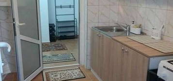 Inchiriez apt 2 cam Radu Negru(zona Penny)