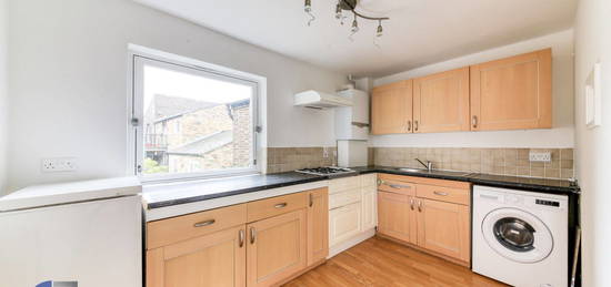 Flat for sale in Tivoli Road, West Norwood SE27