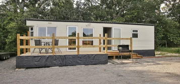 2 bedroom mobile home