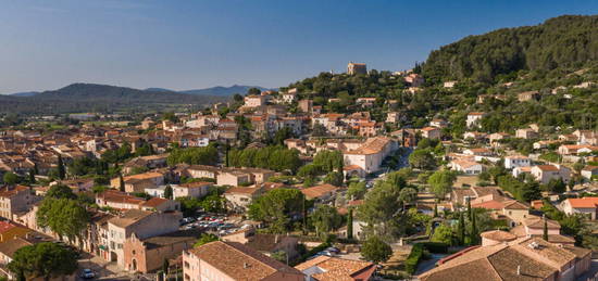 Cuers, maison de village 3 pièces de 78 m² avec cave