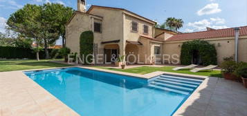 Casa o chalet de alquiler en C. Verderol, San Antonio de Benagéber