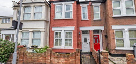 Terraced house to rent in Westward Road, London E4