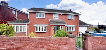 4 bed detached house for sale