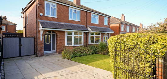 3 bed semi-detached house for sale