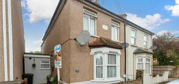 4 bed semi-detached house for sale