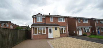 6 bedroom detached house