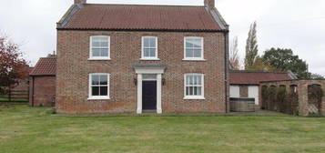 5 bedroom detached house