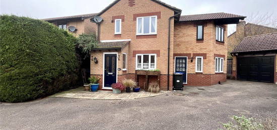 Detached house for sale in Hawthorne Close, Woodford Halse, Northamptonshire NN11