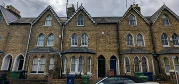 6 bedroom terraced house