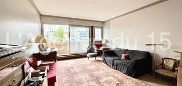 PORTE DE VERSAILLES / APPARTEMENT FAMILIAL / CALME ABSOLU SUR JARDINS / CAVE ET PARKING