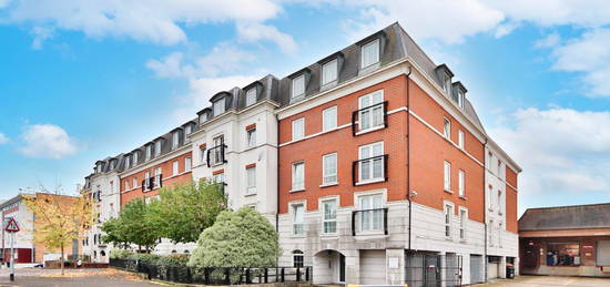 Flat for sale in 22 Central Walk, Station Approach, Epsom KT19