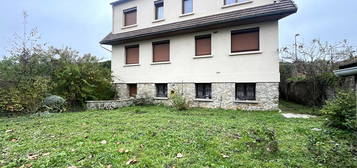 APPARTEMENT DE 4 PIECES AVEC JARDIN  A VENDRE A PLAISIR