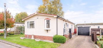 Mobile/park home for sale in Oaklands Park, Roughton Moor, Woodhall Spa LN10