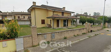 Casa indipendente in Via Don Aldo Bolzani 8