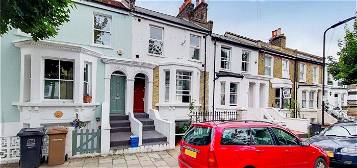 Flat to rent in Lockhurst Street, London E5