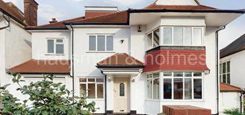 8 bedroom detached house