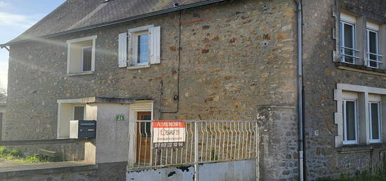 Belle Maison de Ville à Martigné sur Mayenne - Proximité prisée avec Laval