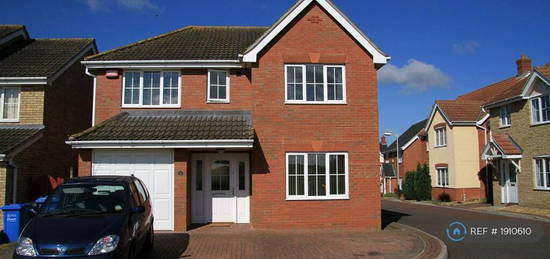 5 bedroom detached house