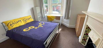 4 bed shared accommodation to rent