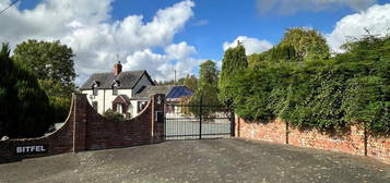 2 bedroom detached house for sale