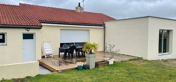 Maison plain-pied dans le bourg de Bouaye avec 2 garages expo sud-ouest