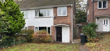 4 bedroom semi-detached house to rent