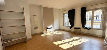 Studio  à louer, 1 pièce, 28 m², Étage 3/3