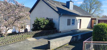 Freistehendes Einfamilienhaus mit Garten in Idar-Oberstein